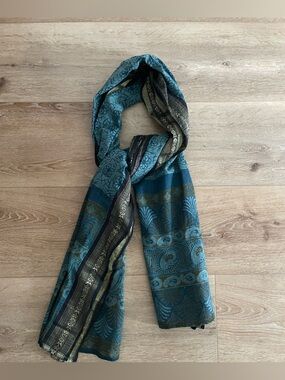 Cintage blue peacock paisley gold print large cotton shawl scarf wrap